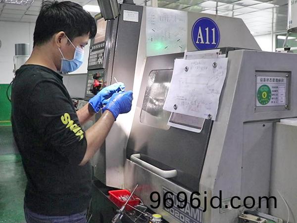 設(she)備加工展示