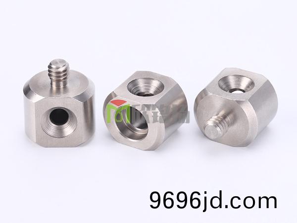 數控車牀加工鐵件