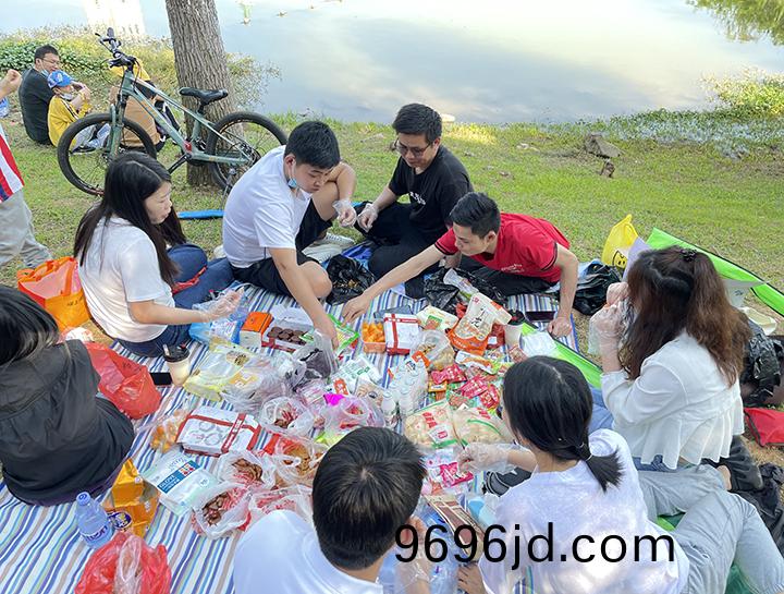 員(yuan)工(gong)聚餐(can)